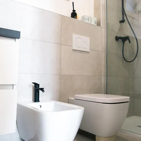Dimora Ponte Pietra Apartment *